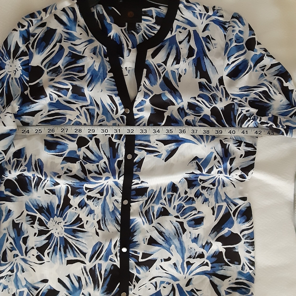 JM Collection Size S  100 Polyester $12 - Picture 6 of 8